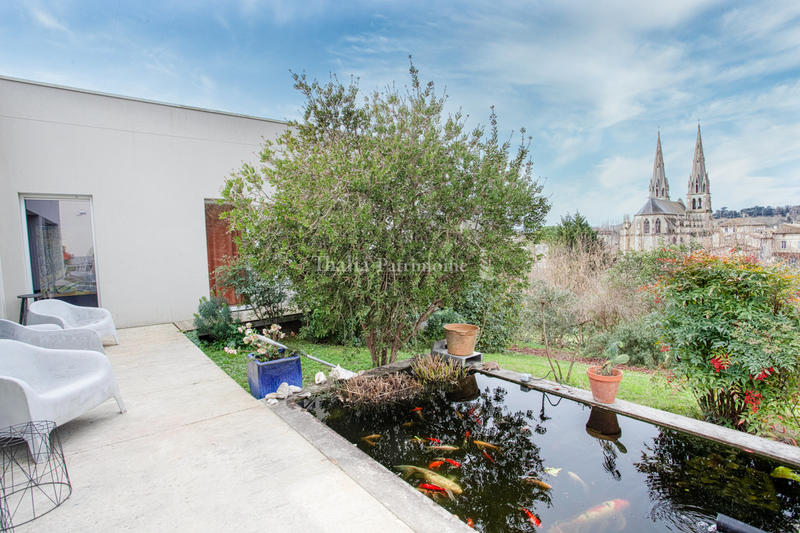 Maison - 220 m² - 7 pièces