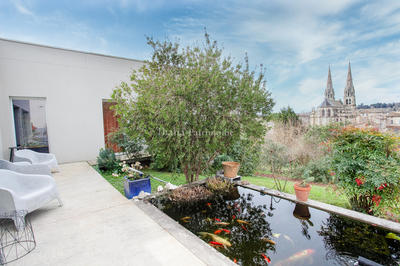 Maison - 220 m² - 7 pièces