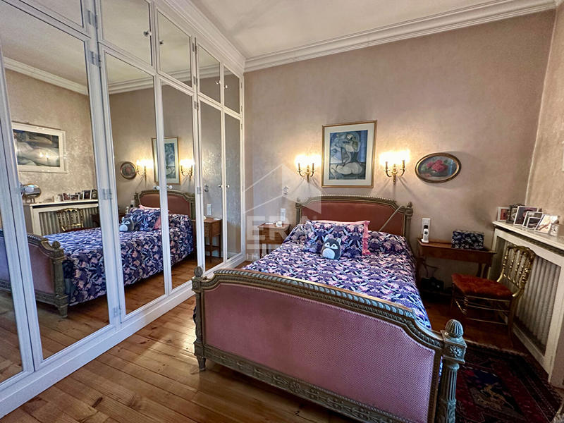 Maison - 364 m² - 6 pièces