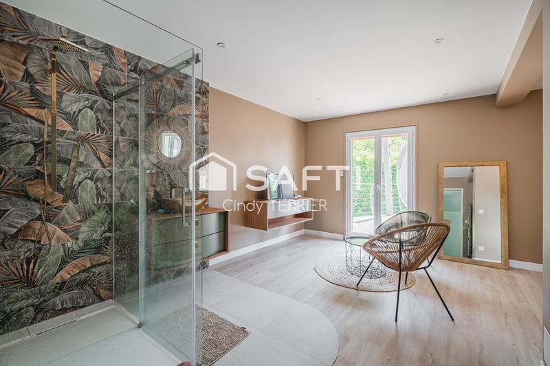 Maison - 277 m² - 7 pièces