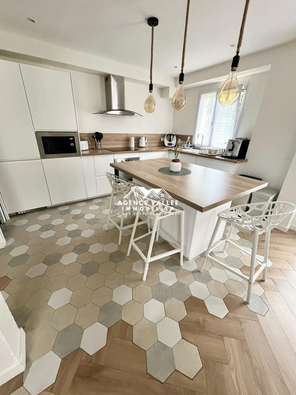 Maison - 108 m² - 6 pièces