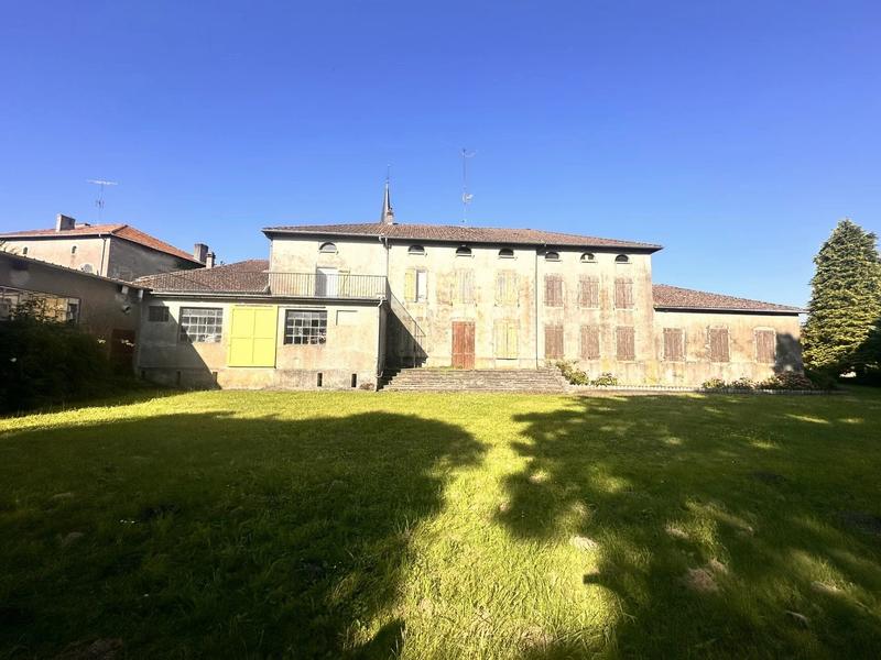 Maison - 400 m² - 12 pièces
