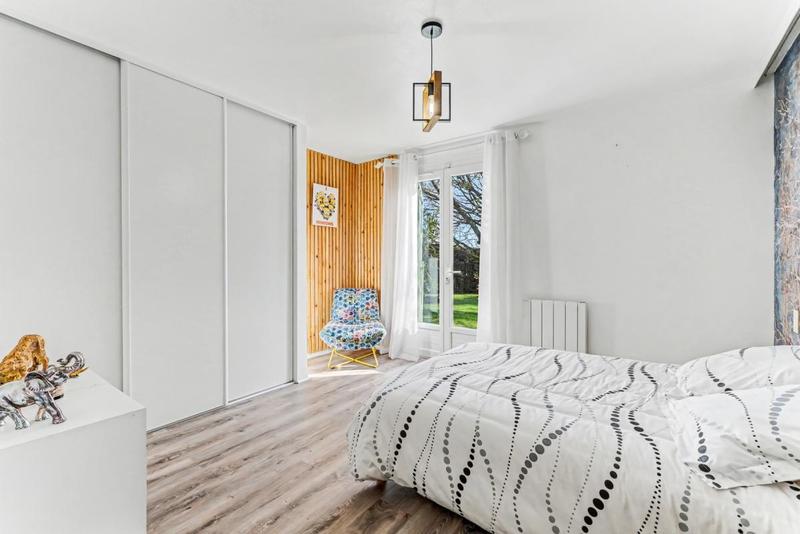 Propriété - 330 m² - 6 pièces