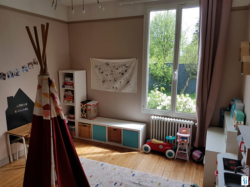 Maison - 225 m² - 8 pièces