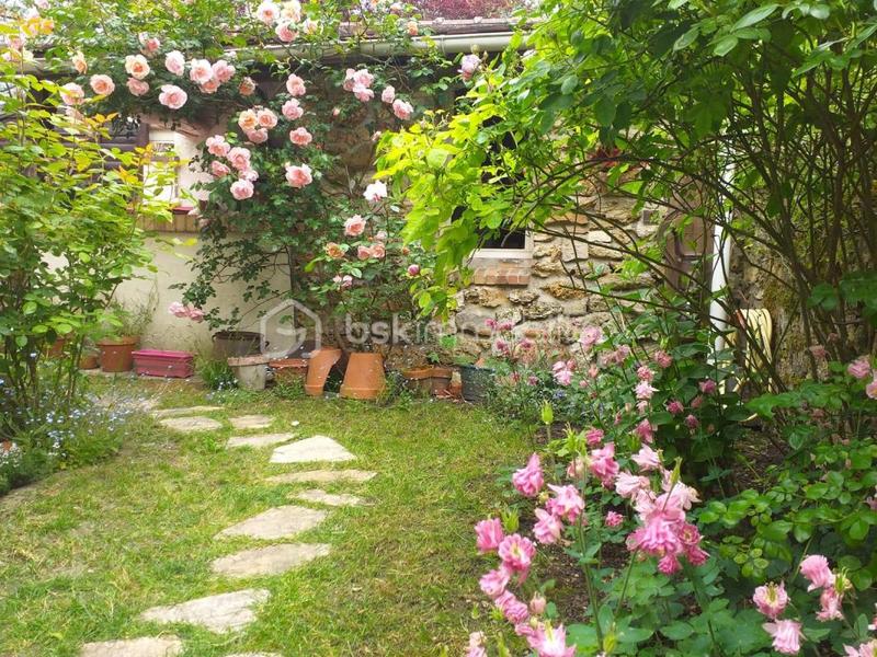 Maison - 92 m² - 4 pièces