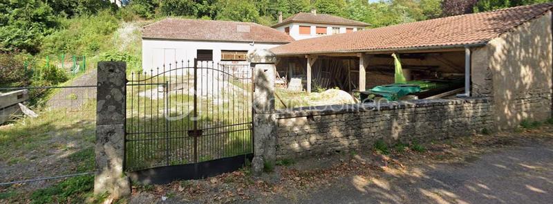 Grange - 179 m² - 1 pièce