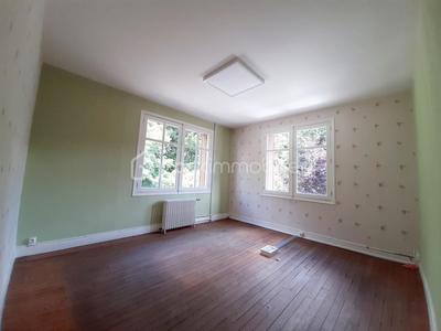 Maison - 230 m² - 11 pièces