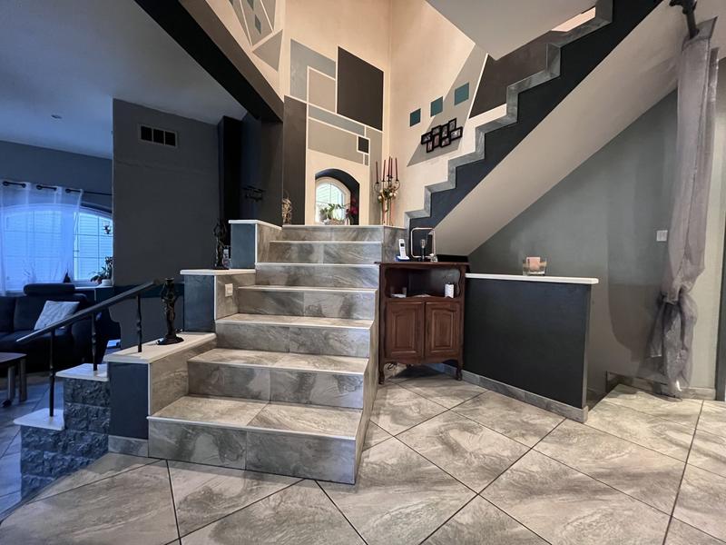 Maison - 250 m² - 9 pièces