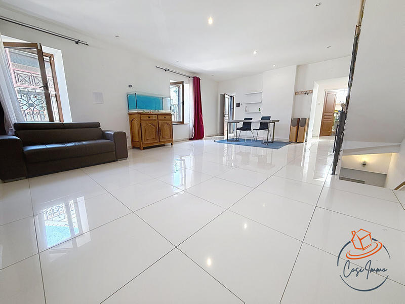 Appartement - 196 m² - 5 pièces