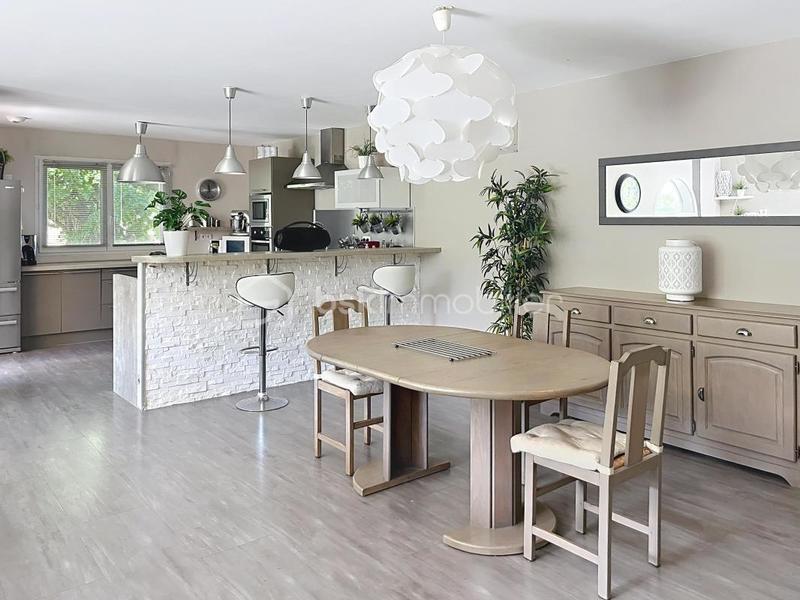 Villa - 146 m² - 6 pièces