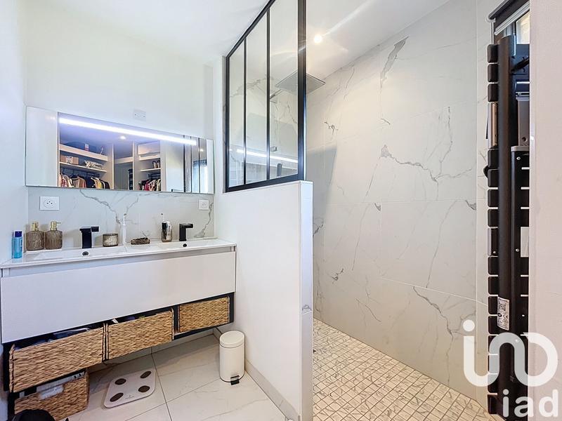 Maison - 177 m² - 7 pièces