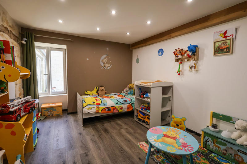 Maison - 245 m² - 7 pièces