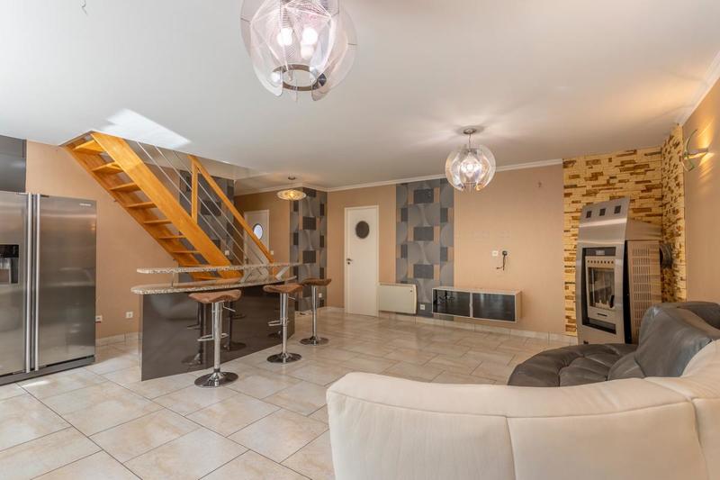 Maison - 163 m² - 6 pièces