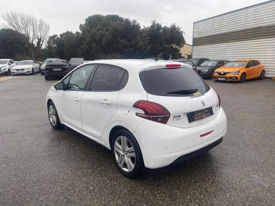 Peugeot 208 1.6 BlueHDi 75ch Bvm5 5 Places Style