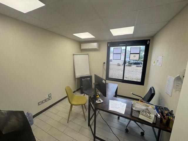 Bureau - 92 m² - 5 pièces