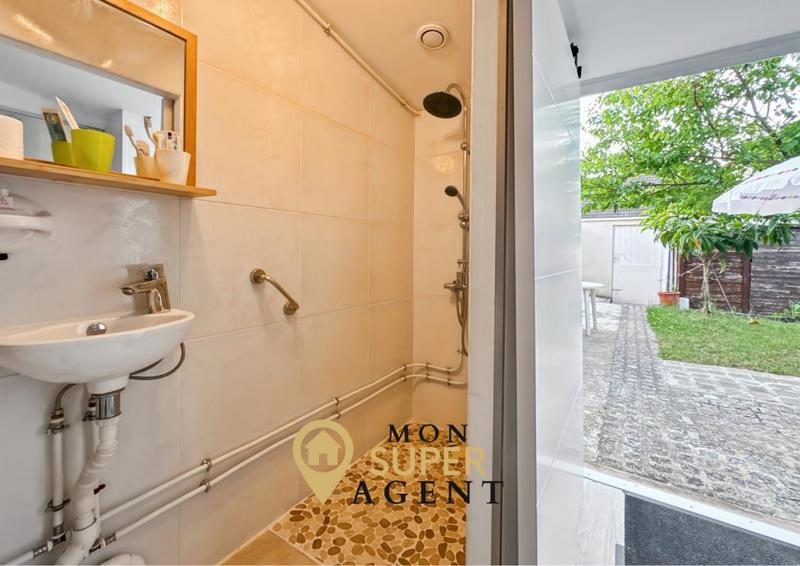 Maison - 96 m² - 5 pièces