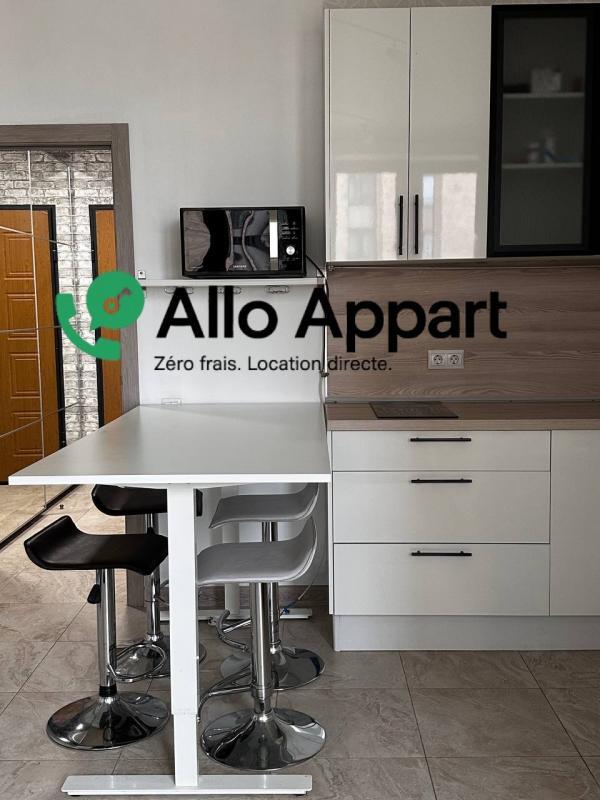 Studio - 25 m² - 1 pièce