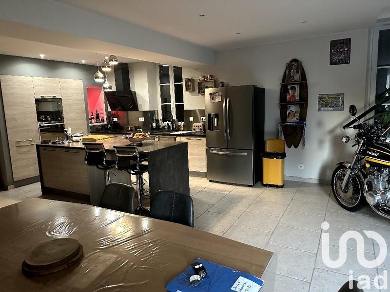 Maison - 203 m² - 7 pièces