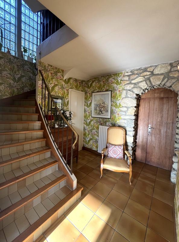 Villa - 174 m² - 9 pièces