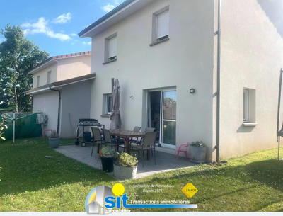 Maison - 104 m² - 5 pièces