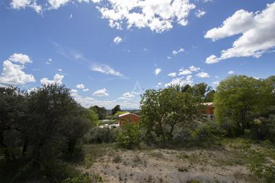 Terrain constructible - 1 180 m²