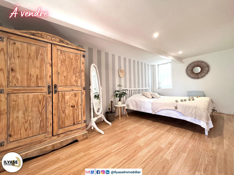 Maison - 356 m² - 11 pièces