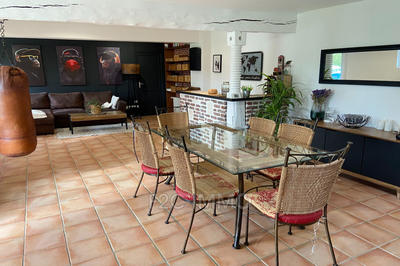 Maison - 212 m² - 6 pièces