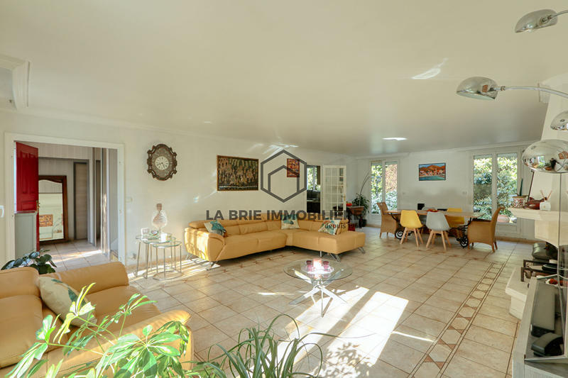 Maison - 193 m² - 7 pièces