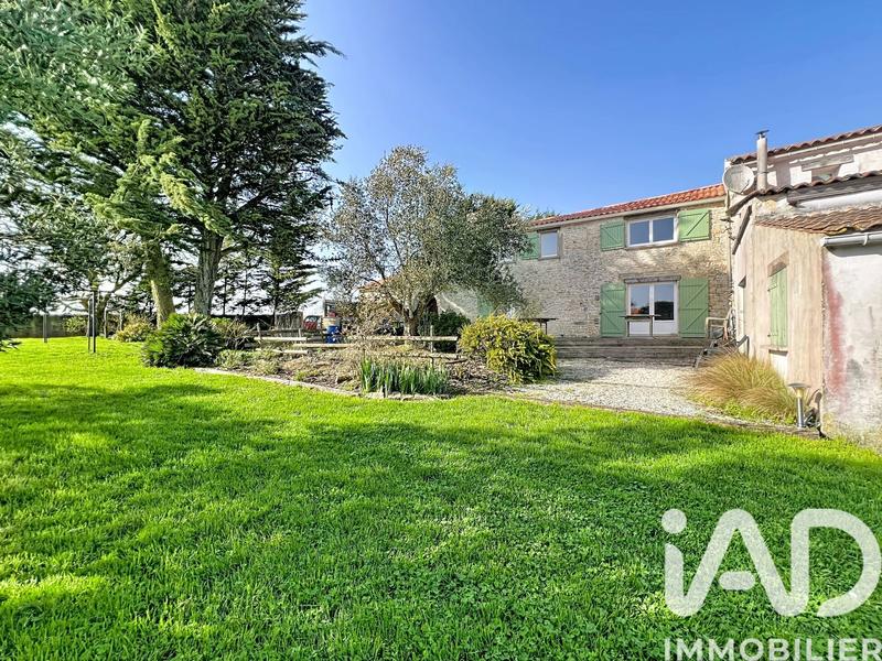 Maison - 230 m² - 6 pièces