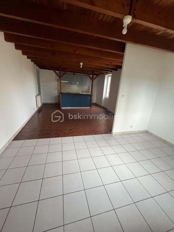 Maison en pierre - 77 m² - 5 pièces