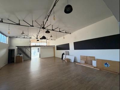 Local commercial - 187 m² - 3 pièces