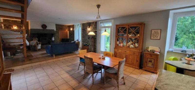 Maison - 310 m² - 6 pièces