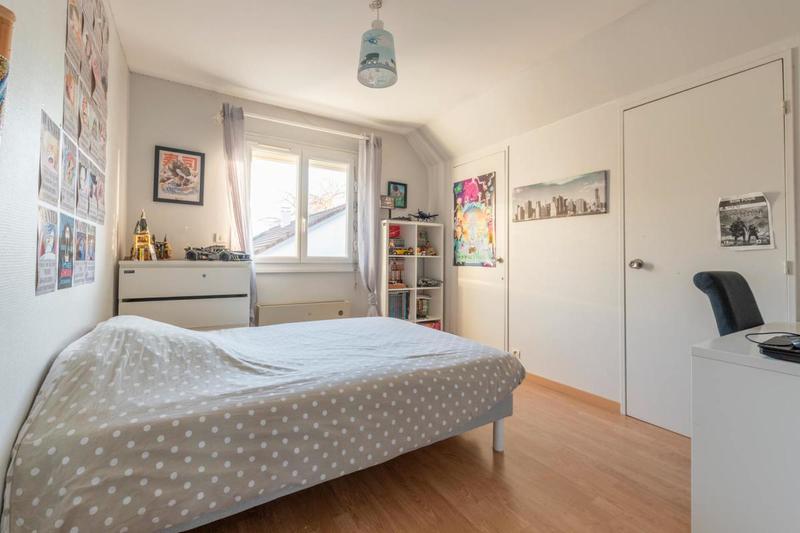 Maison - 202 m² - 8 pièces