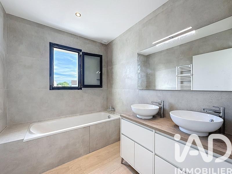 Maison - 115 m² - 5 pièces