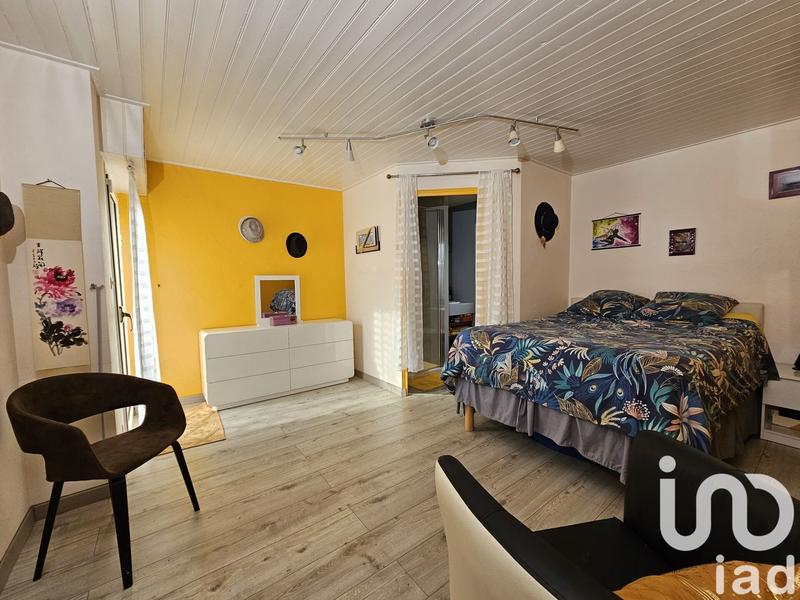 Maison - 312 m² - 9 pièces