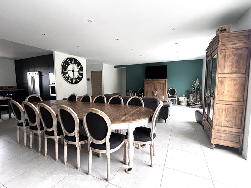 Maison - 200 m² - 10 pièces