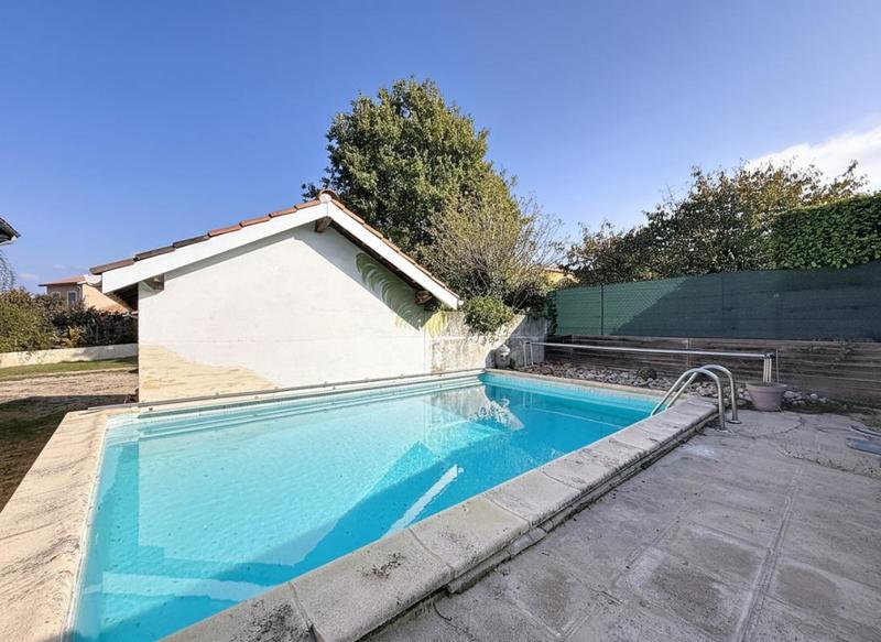 Maison - 230 m² - 5 pièces