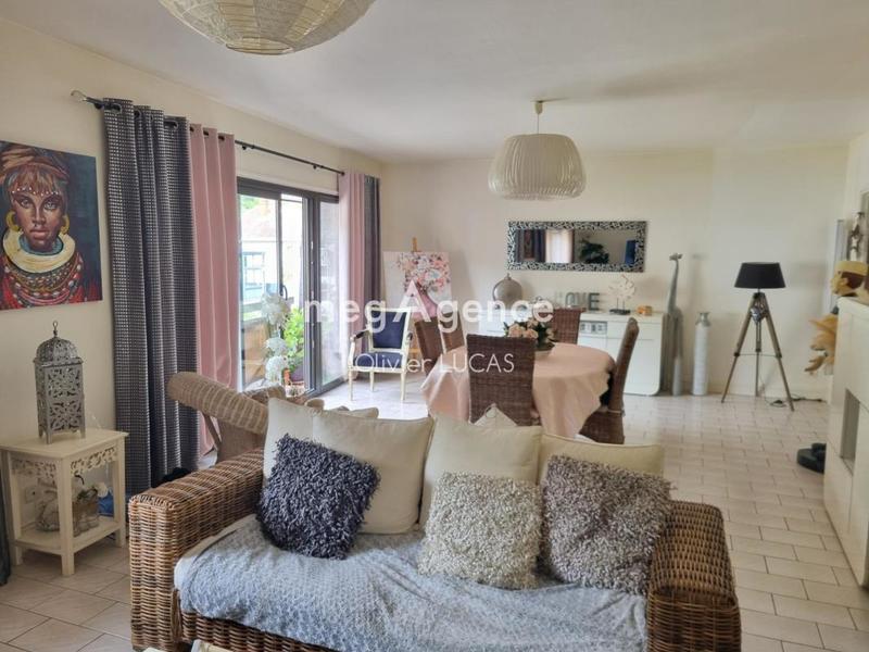 Appartement - 90 m² - 3 pièces