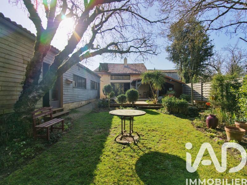 Maison - 212 m² - 8 pièces