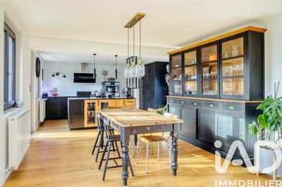 Maison - 207 m² - 7 pièces