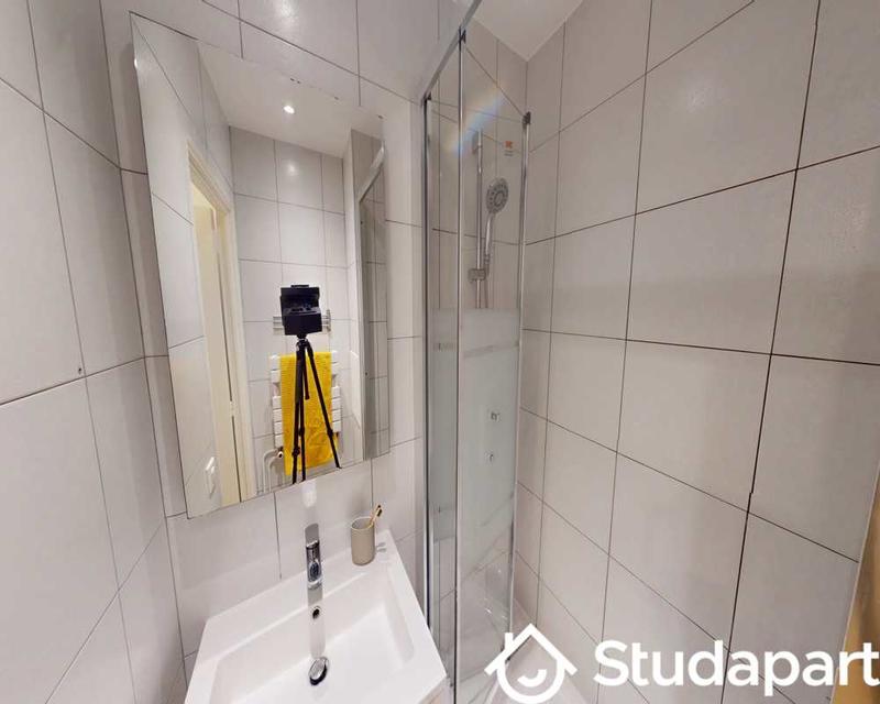 Chambre - 110 m² - 1 pièce