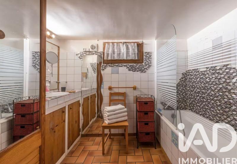 Maison - 175 m² - 9 pièces