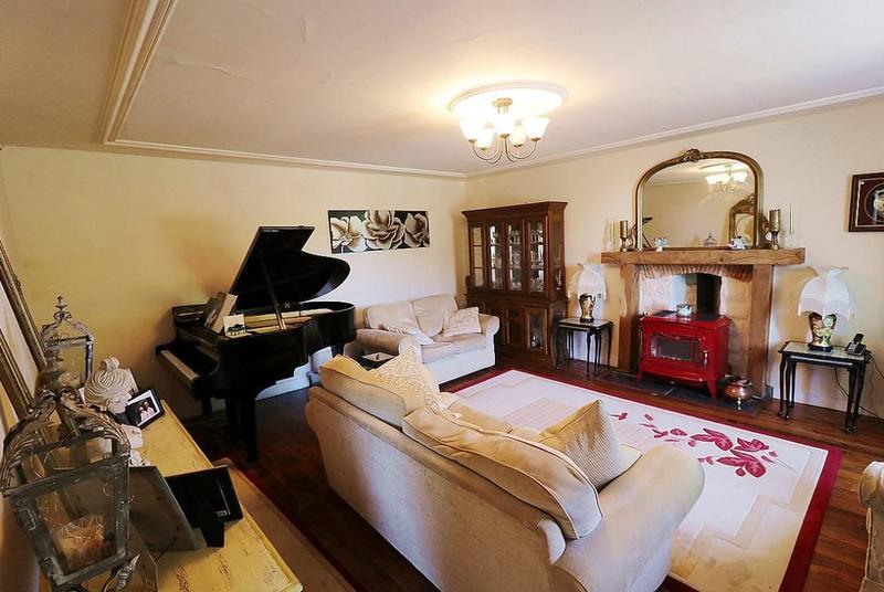 Propriété - 213 m² - 8 pièces