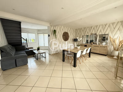 Pavillon - 140 m² - 5 pièces