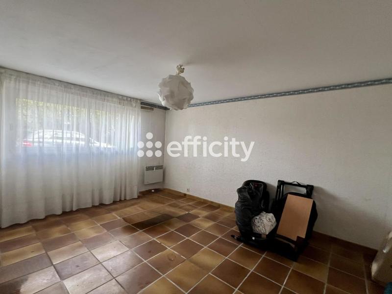 Maison - 830 m² - 14 pièces