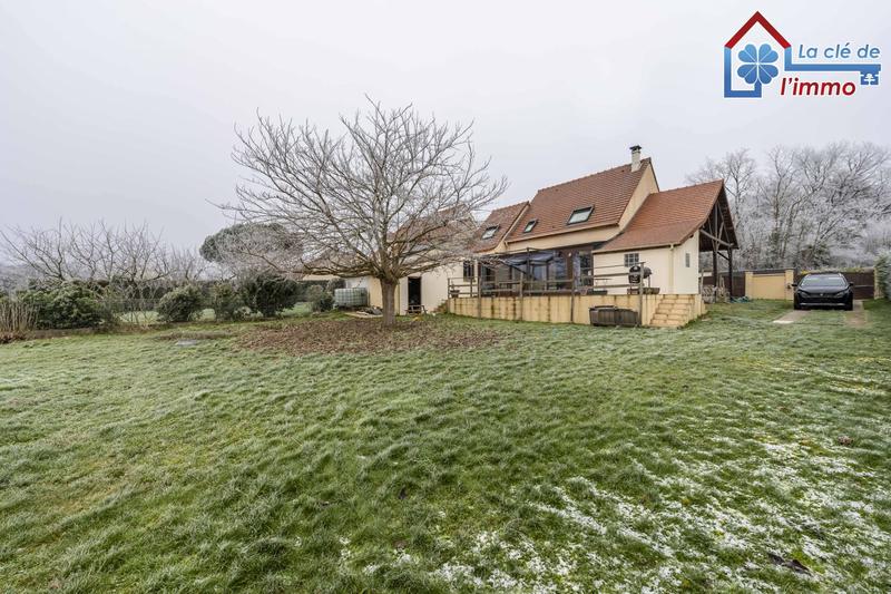 Maison traditionnelle - 99 m² - 6 pièces