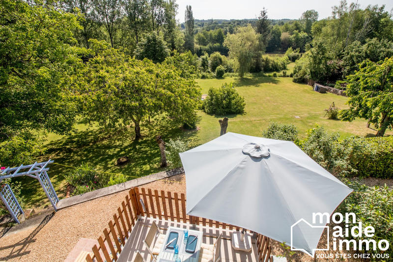 Maison - 240 m² - 15 pièces