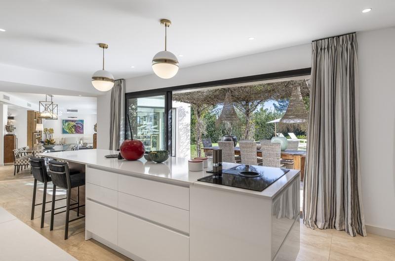 Villa - 420 m² - 8 pièces