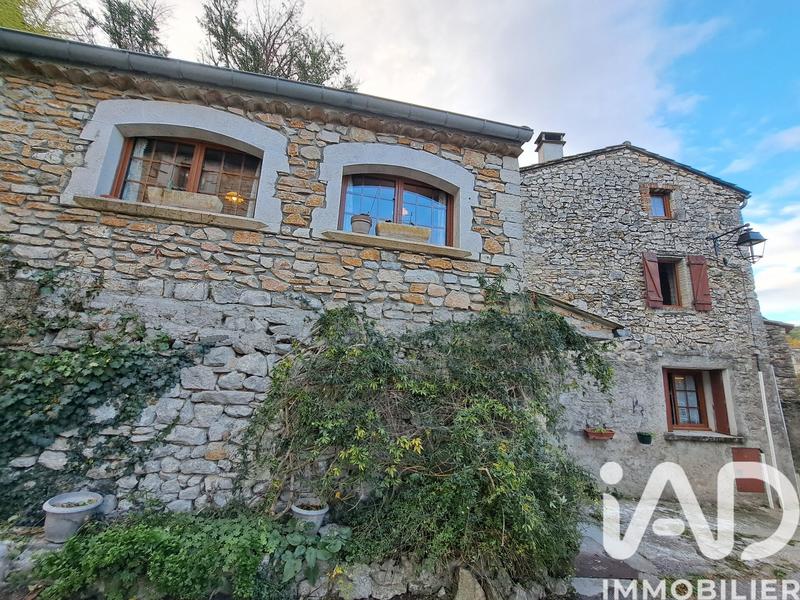 Maison de village - 102 m² - 6 pièces