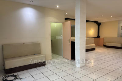 Local commercial - 83 m²